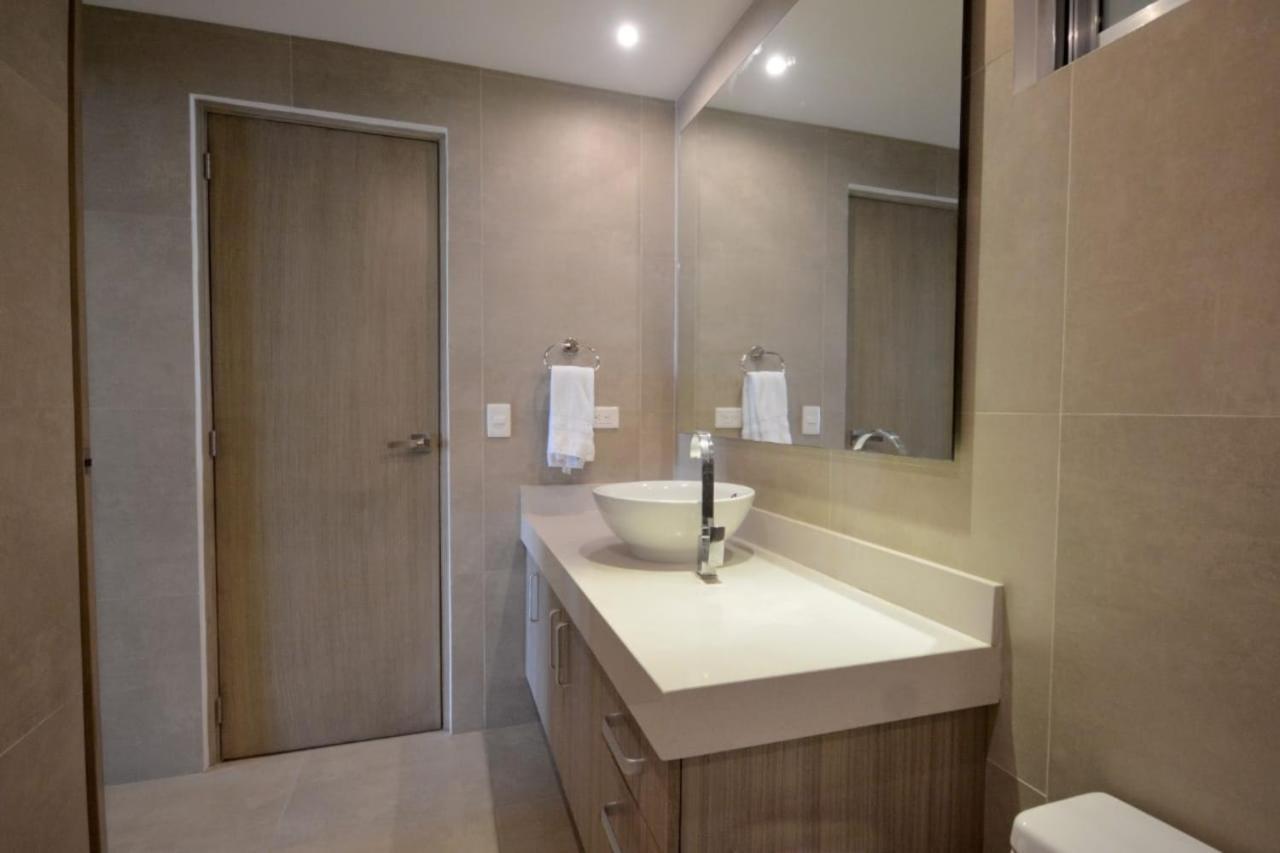 Luxury Steps From 5th Av Rooftop Pool By Yeah Apartment